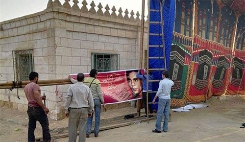 بالفيديو والصور.. يزينون قبر عبدالحليم حافظ استعداداً للاحتفال بذكرى وفاته الـ39