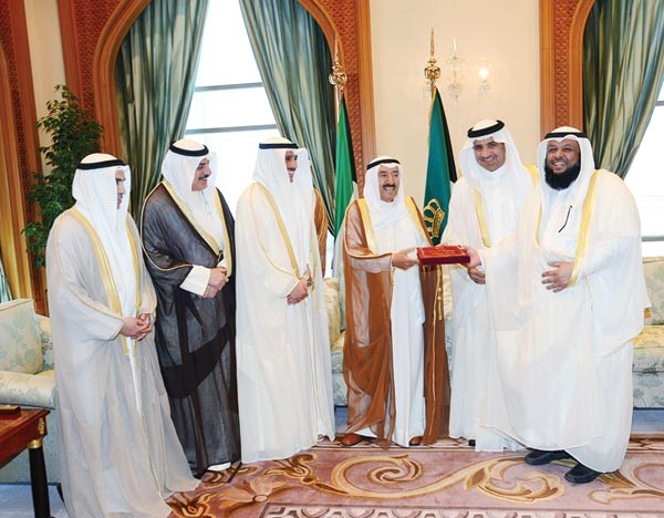 صاحب السمو الامير الشيخ صباح الاحمد خلال استقباله رئيس مجلس الامة مرزوق الغانم والنواب دعودة الرويعي وعبدالله المعيوف وحمود الحمدان ودعبدالله الطريجي