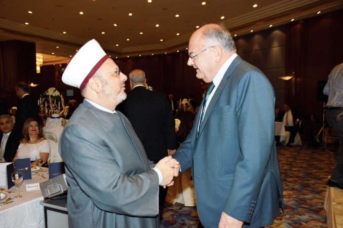 تهنئة للسفير حلوة