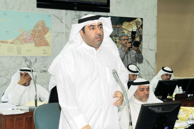 اسامة العتيبي متحدثا 