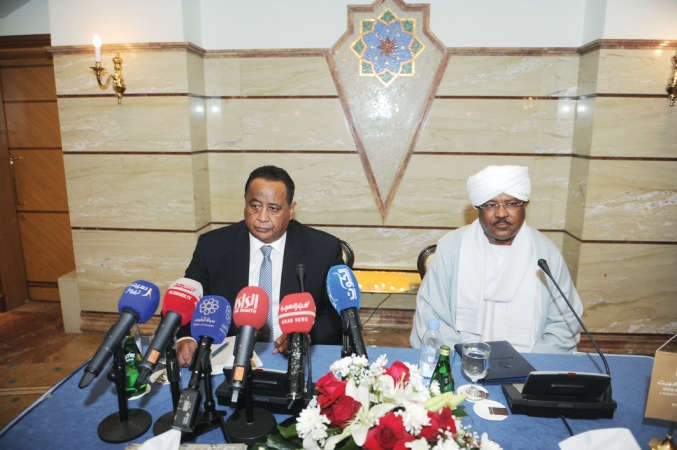 وزير خارجية السودان خلال المؤتمر الصحافي هاني الشمري