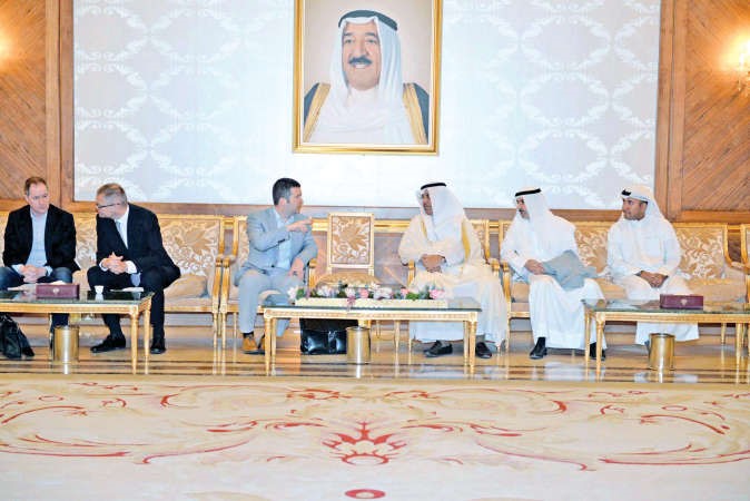 نائب رئيس مجلس الامة مبارك الخرينج خلال توديعه رئيس مجلس النواب في جمهورية التشيك جان هماشيك