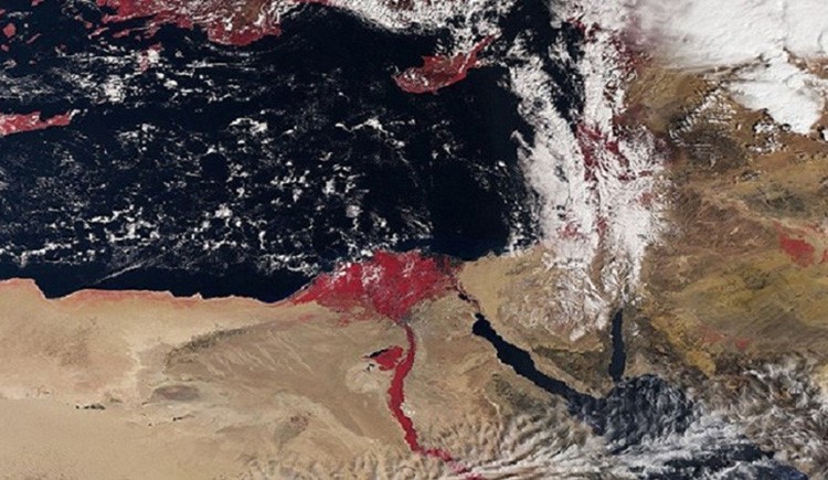ما السر وراء ظهور نهر النيل في مصر باللون الأحمر ؟