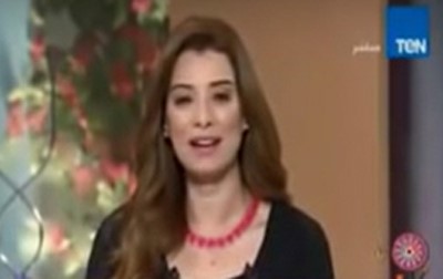 بالفيديو.. مذيعة مصرية تتلقى عرضا للزواج على الهواء