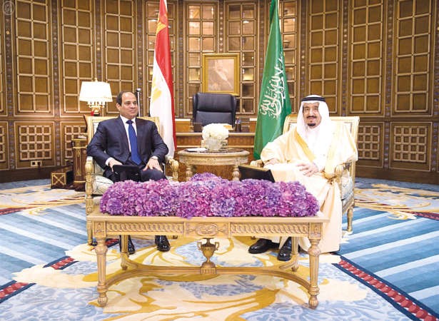 لقطة ارشيفية تجمع الرئيس المصري عبدالفتاح السيسي وخادم الحرمين الشريفين الملك سلمان بن عبدالعزيز﻿