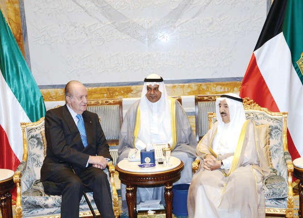 صاحب السمو الامير الشيخ صباح الاحمد مستقبلا الملك خوان كارلوس