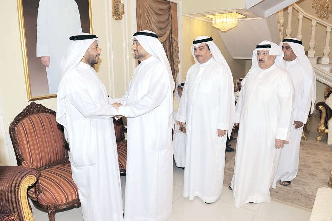 الدويسان خلال استقباله المهنئين بسلامته﻿