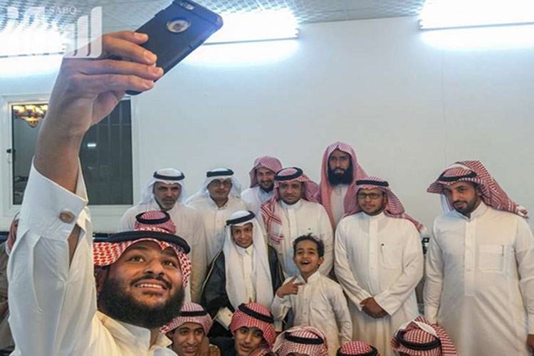 بالفيديو والصور.. حفل زفاف أصغر عريس في السعودية.. ومدرسته تمنحه أسبوع عسل