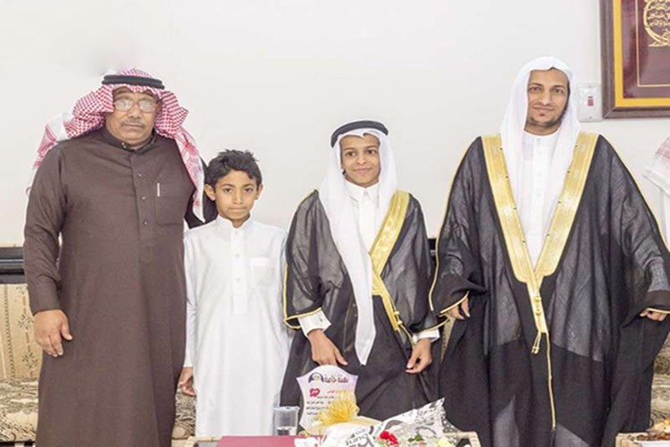 بالفيديو والصور.. حفل زفاف أصغر عريس في السعودية.. ومدرسته تمنحه أسبوع عسل