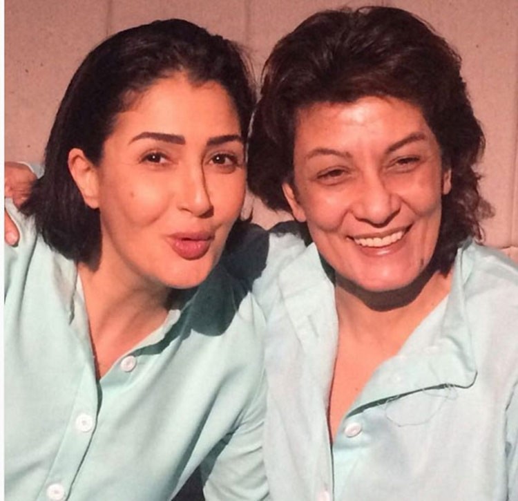 صورة: سماح أنور تصدم جمهورها بدون ماكياج في ظهورها مع غادة عبدالرازق 