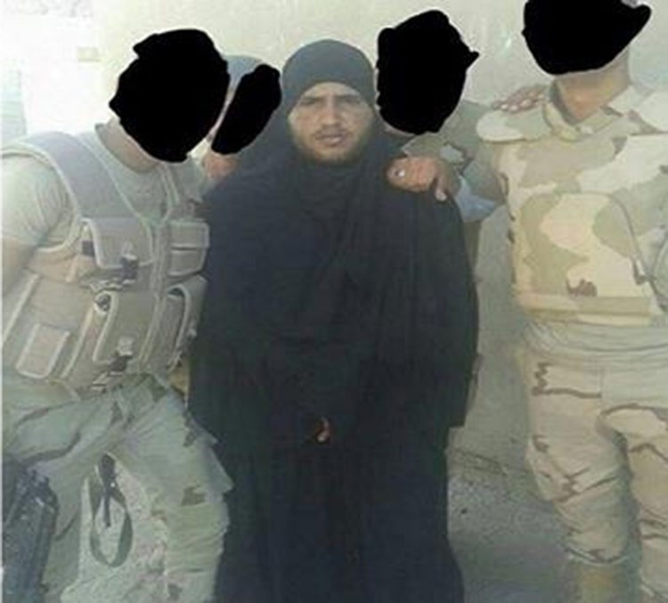 شاهد.. الدواعش في مصر يهربون من الجيش في سيناء متنكرين بأزياء نسائية