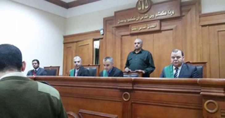 امين شرطة مصري انتحل صفة طبيب نساء وولادة.. وهذا ما حصل
