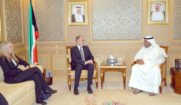 رئيس جهاز الامن الوطني الشيخ ثامر العلي مستقبلا السفير الاميركي دوغلاس سيليمان