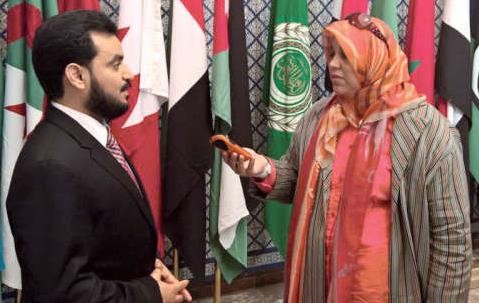 دمحمد الحويلة متحدثا للزميلة هناء السيد