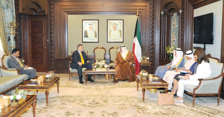 الشيخ صباح الخالد مستقبلا يان كوبيش﻿