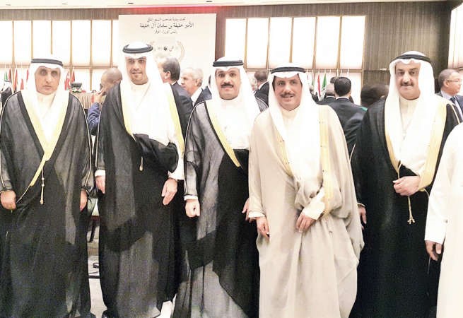انس الصالح والشيخ عزام الصباح وعدد من المسؤولين﻿