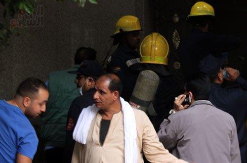 بالصور.. حريق في أستوديو الفنان عبدالرب إدريس 