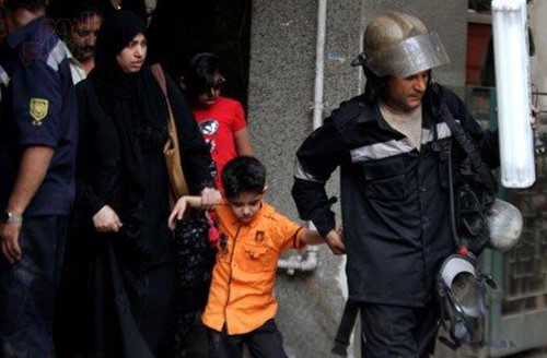 بالصور.. حريق في أستوديو الفنان عبدالرب إدريس 