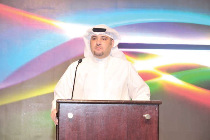 يوسف الرويح متحدثا في الحفل﻿
