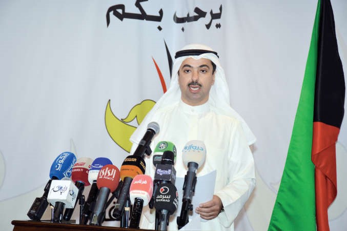 علي الراشد متحدثاانور الكندري﻿