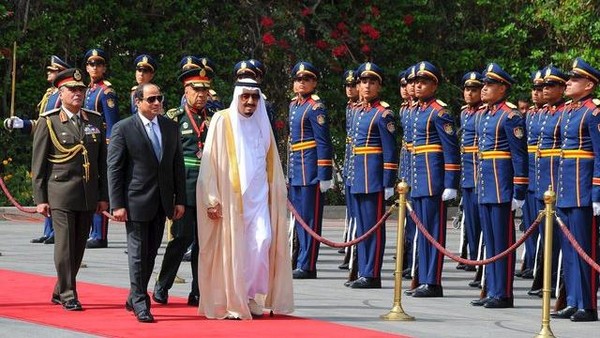 بالفيديو.. تعرف على مراسم الاستقبال الرسمية للملك سلمان بمصر