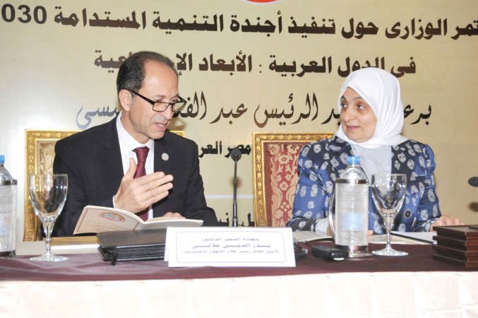 هند الصبيح خلال المؤتمر ناصر عبدالسيد