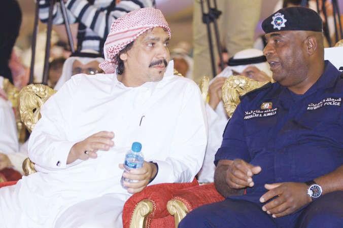 مدير عام مديرية امن محافظة الاحمدي العميد عبدالله سفاح الملا في حديث مع بن الذيب﻿