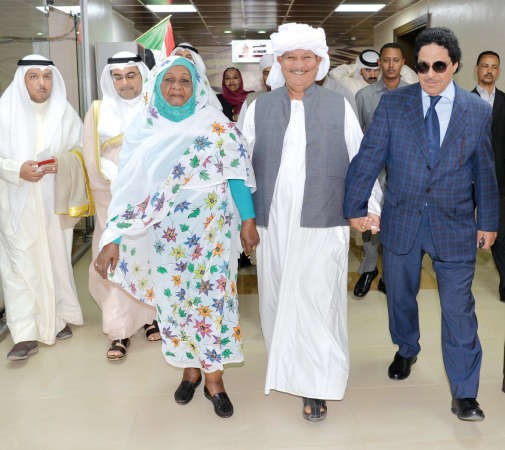 الخرينج مع الطاهر ونائبته عائشة محمد صالح﻿