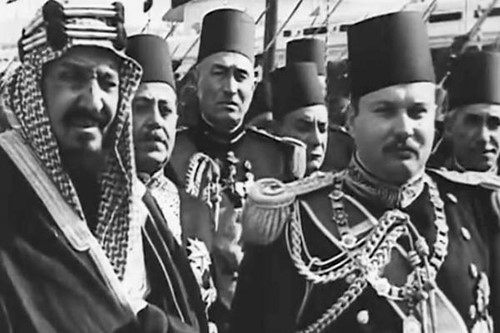 بالفيديو والصور.. مشاهد نادرة لزيارة الملك عبدالعزيز آل سعود إلى مصر في عام 1946