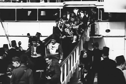 بالفيديو والصور.. مشاهد نادرة لزيارة الملك عبدالعزيز آل سعود إلى مصر في عام 1946