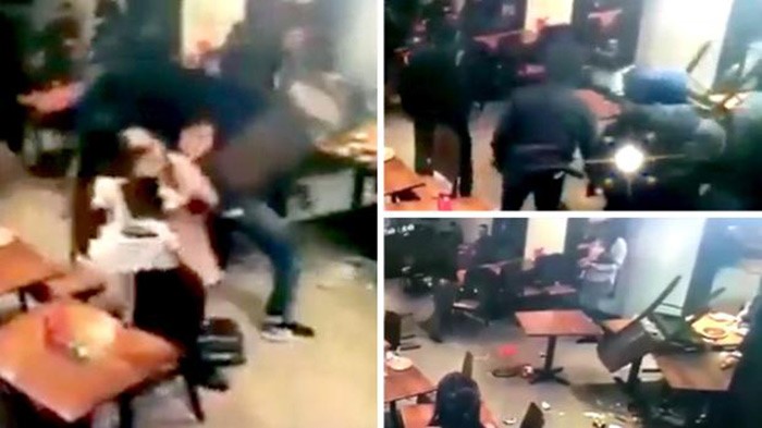 بالفيديو.. عصابة تقتحم مطعماً وتطعن أحد زبائنه