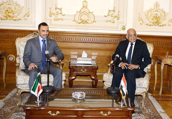 رئيس مجلس الامة مرزوق الغانم خلال لقائه رئيس مجلس النواب المصري دعلي عبدالعال