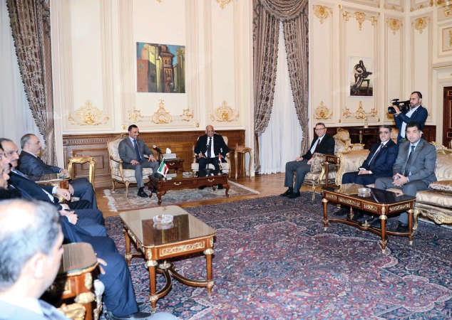 رئيس مجلس الامة مرزوق الغانم خلال لقائه رئيس مجلس النواب المصري دعلي عبدالعال ويبدو دعودة الرويعي ودخليل عبدالله﻿