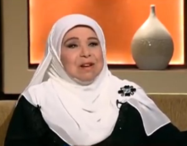 بالفيديو.. ممثلة مصرية لم أغسل يدي طوال اليوم بعدما صافحت أم كلثوم