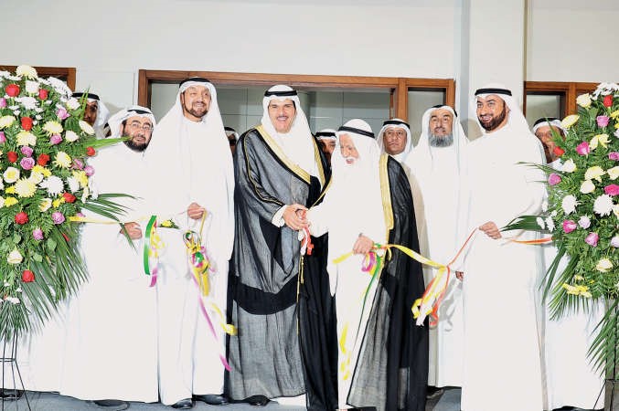 الشيخ سلمان الحمود وحمود الرومي وعدد من قيادات جمعية الاصلاح خلال افتتاح المعرض