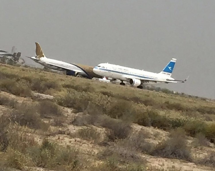 بالفيديو والصورة.. حقيقة تصادم طائرتي "الكويتية" و"طيران الخليج" في مطار الكويت!