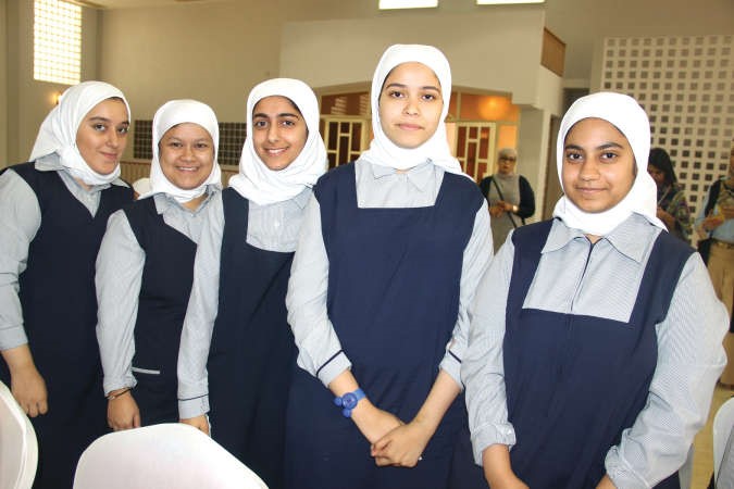 مجموعة بنات