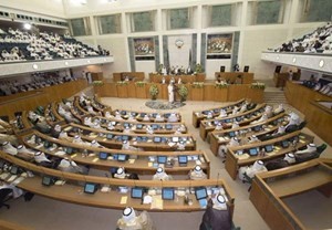 جلسة «مكهربة» بين تيارين كلاهما يحرق