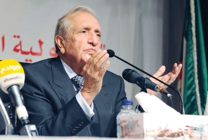 د علي فخرو﻿