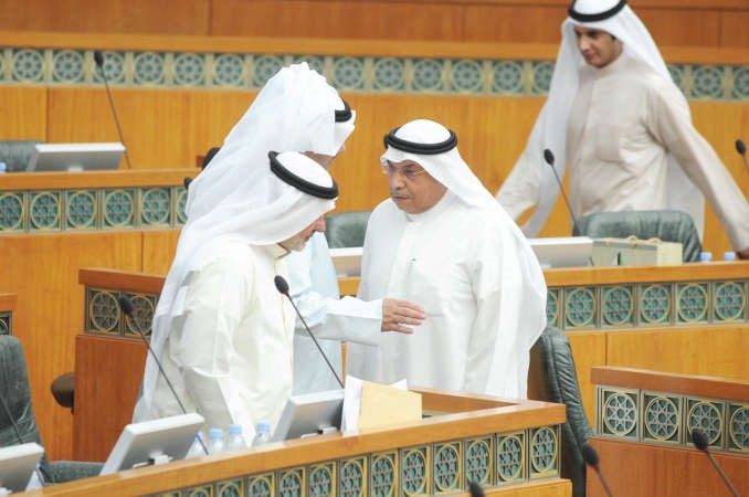 الشيخ خالد الجراح وسلطان اللغيصم وصالح عاشور