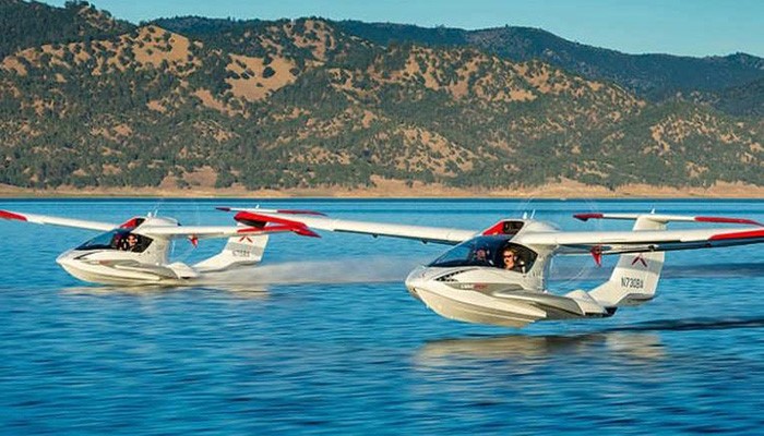 طائرة The Icon A5 
طائرات للترفيه والهدف الرئيسي من وراء هذه الطائرة هو الترفيه، ويمكن ان يطير بها اي شخص يحمل رخصة قيادة طائرة رياضية