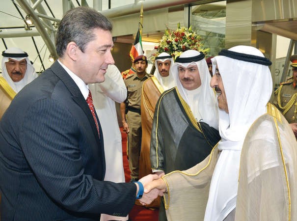السفير التركي مراد تامير مودعا سمو الامير قبيل مغادرته