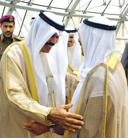 صاحب السمو الامير الشيخ صباح الاحمد مغادرا الى تركيا وفي وداعه سمو نائب الامير وولي العهد الشيخ نواف الاحمد