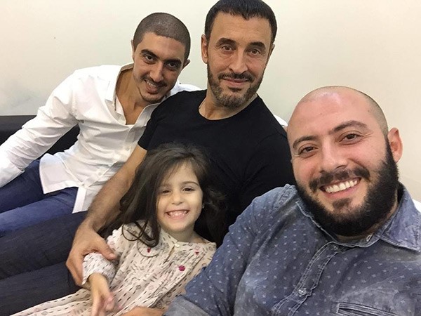 صورة لكاظم الساهر وحفيدته تشعل مواقع التواصل الإجتماعي 