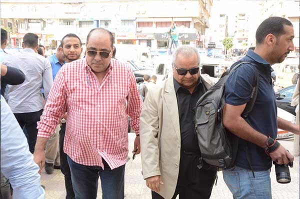 بالصور.. 6 فنانين فقط في جنازة الفنان الراحل سيد زيان.. تعرف عليهم