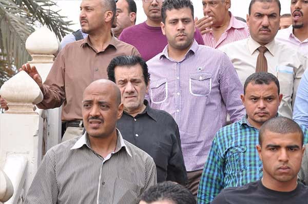 بالصور.. 6 فنانين فقط في جنازة الفنان الراحل سيد زيان.. تعرف عليهم