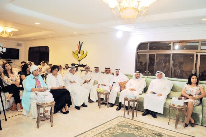 جانب من الحضور خلال الندوة	قاسم باشا﻿