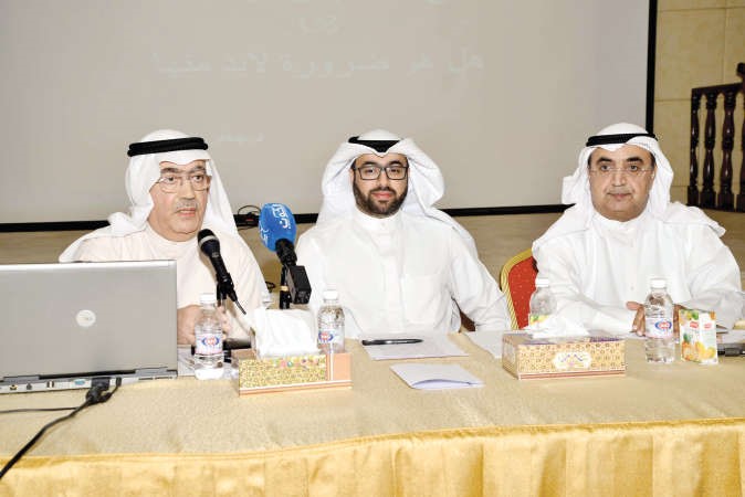 دبدر العمر ودجعفر العريان خلال الجلسة الحوارية 	شانافاس قاسم﻿