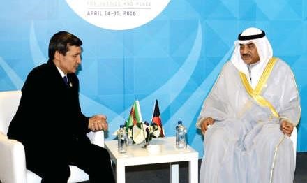 الشيخ صباح الخالد خلال اجتماعه مع رشيد ميريدوف