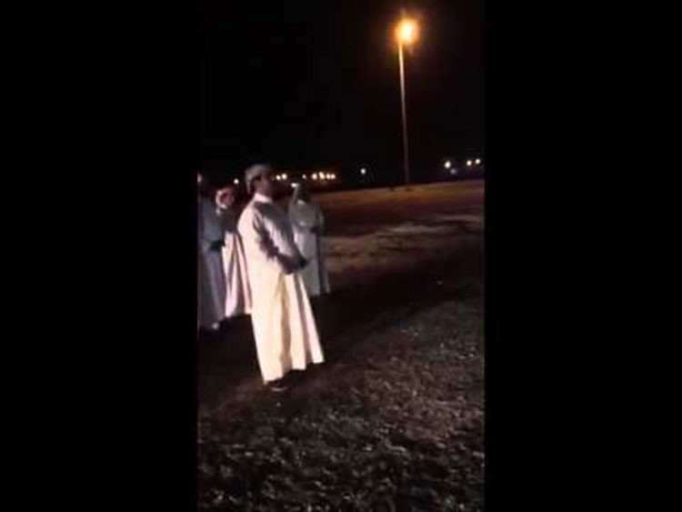 بالفيديو.. شاهد كيف كافأ سعودي باكستانياً أنقذ حياته من السيول